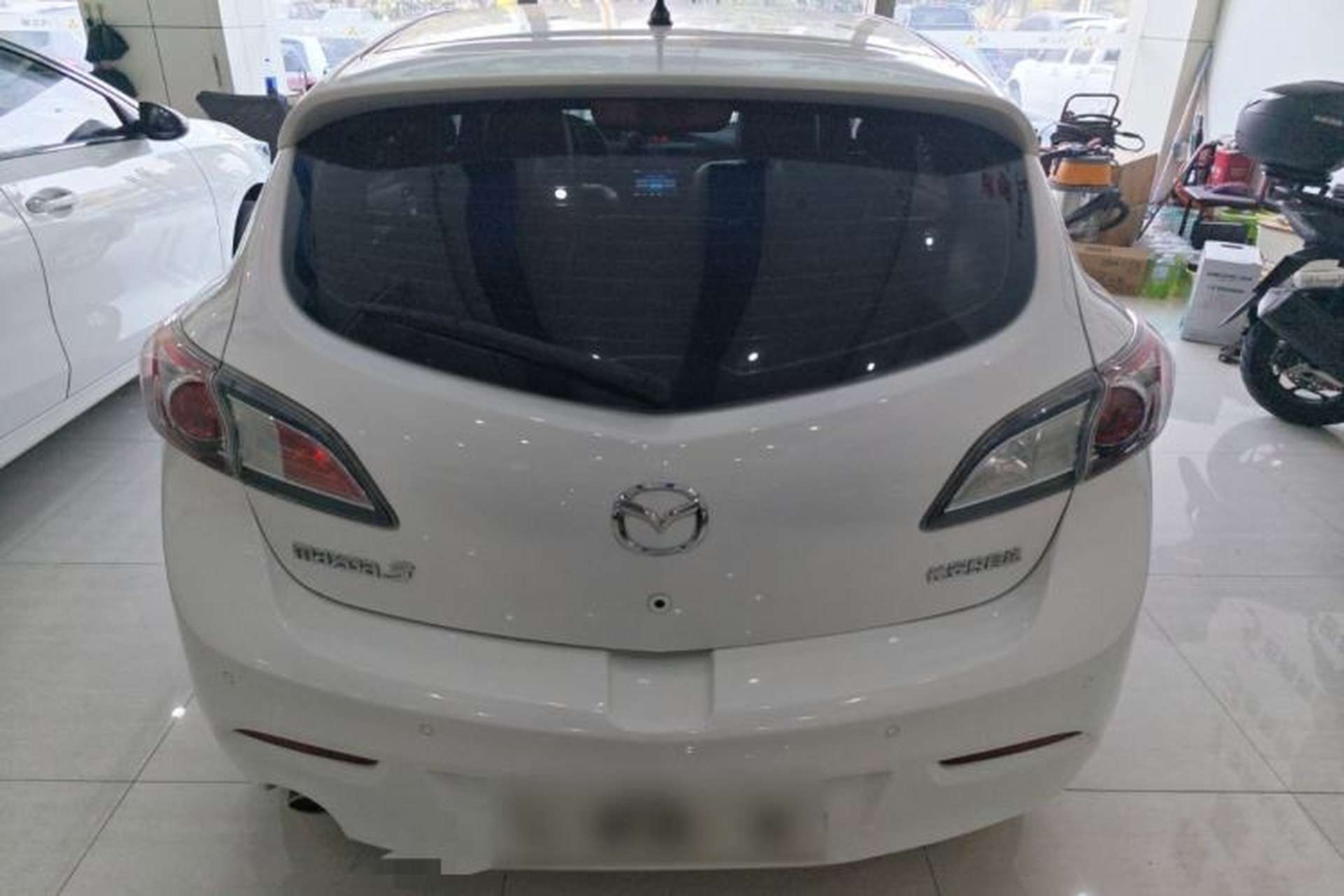 Used Mazda 3 2015 Hatchback 1.6L Automatic Elite Model Exterior 4