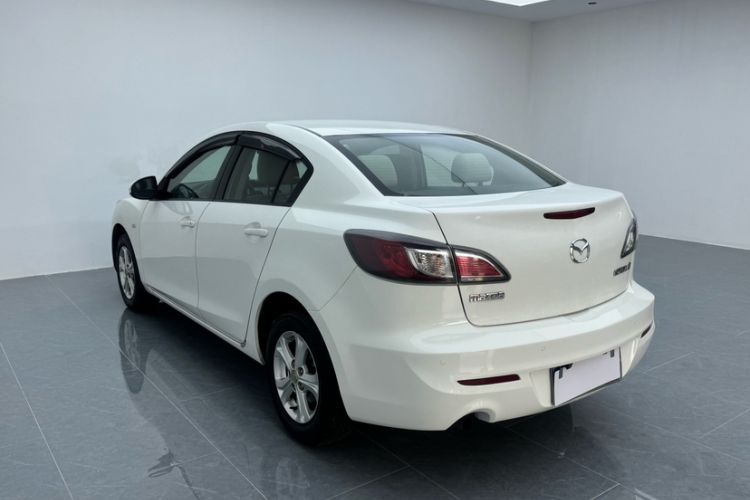 Used Mazda 3 2015 Sedan 1.6L Automatic Comfort Model Exterior 4