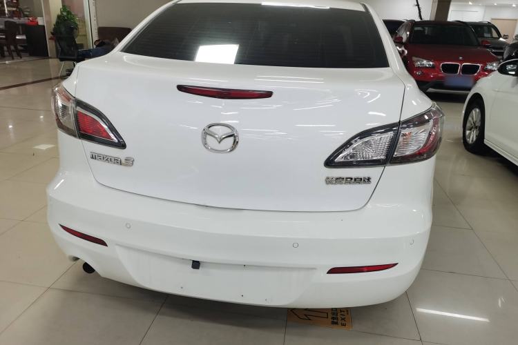 Used Mazda 3 2015 Sedan 1.6L Automatic Comfort Model Exterior 4