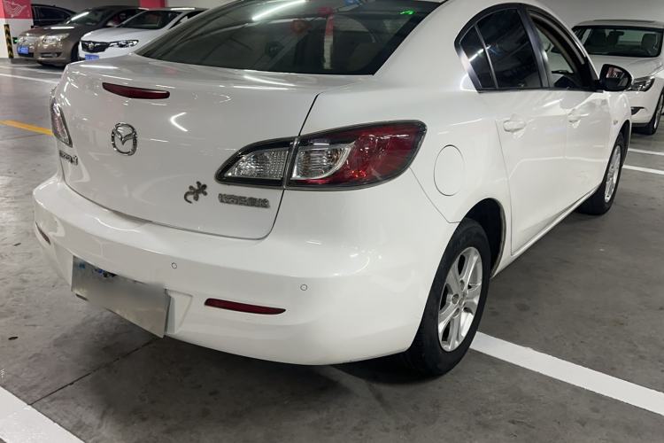 Used Mazda 3 2015 Sedan 1.6L Automatic Comfort Model Exterior 4