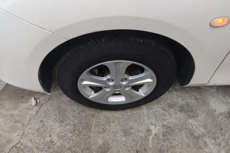 Used Mazda 3 2015 Hatchback 1.6L Manual Comfort Edition Exterior 4