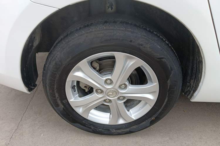 Used Mazda 3 2015 Sedan 1.6L Manual Comfort Model Exterior 5