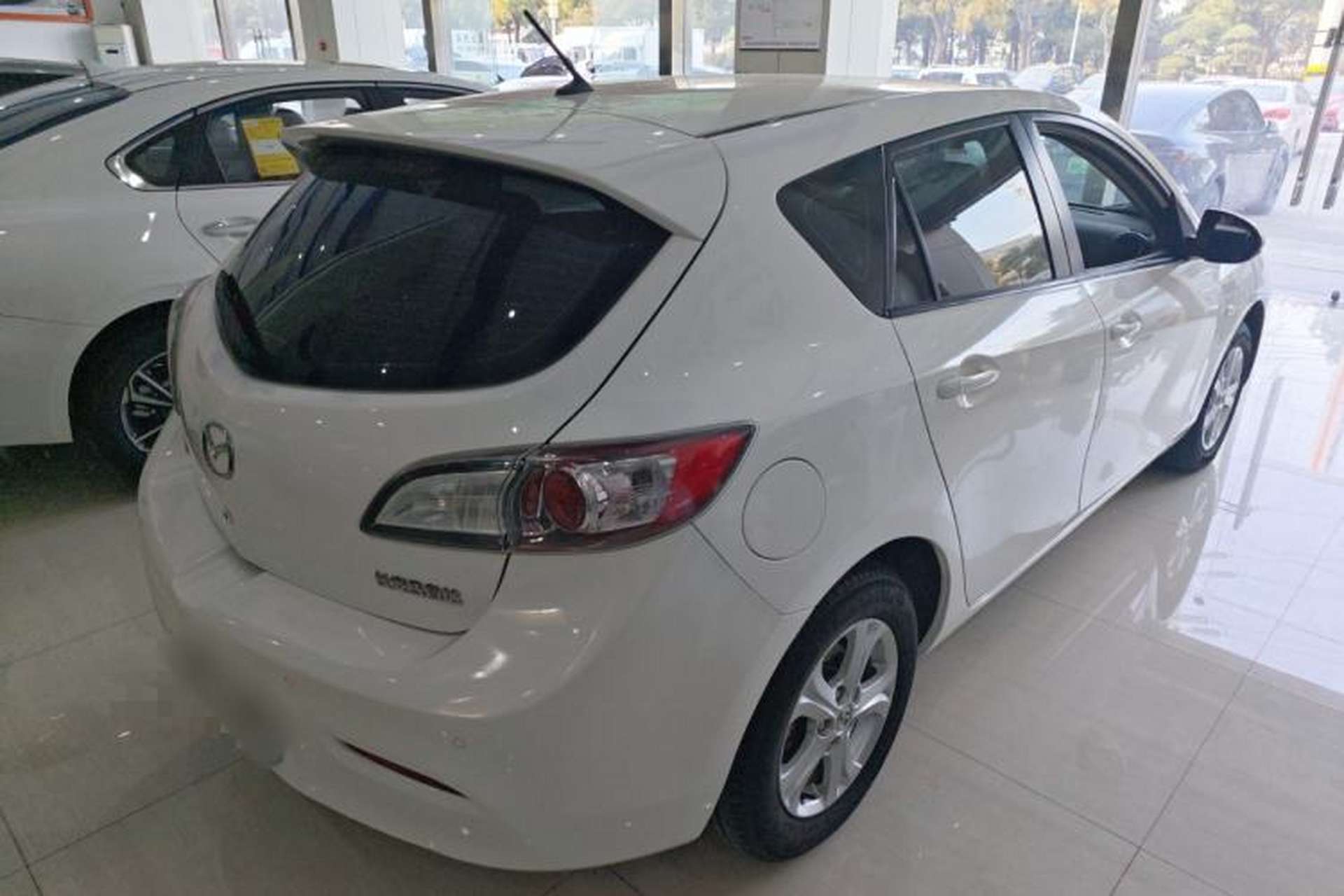 Used Mazda 3 2015 Hatchback 1.6L Automatic Elite Model Exterior 5