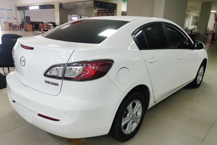 Used Mazda 3 2015 Sedan 1.6L Automatic Comfort Model Exterior 5