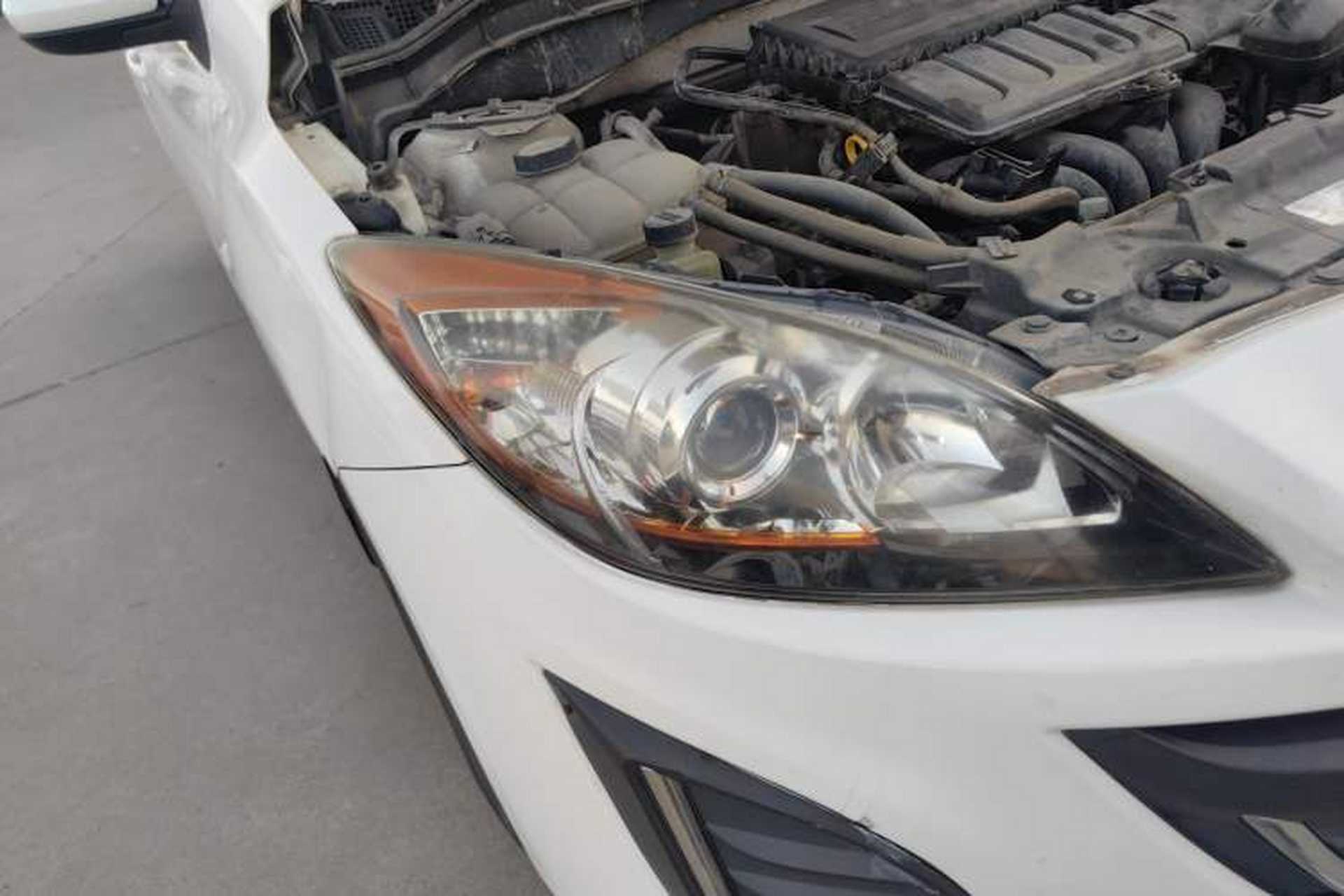 Used Mazda 3 2015 Sedan 1.6L Manual Comfort Model Exterior 6