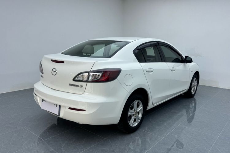Used Mazda 3 2015 Sedan 1.6L Automatic Comfort Model Exterior 6