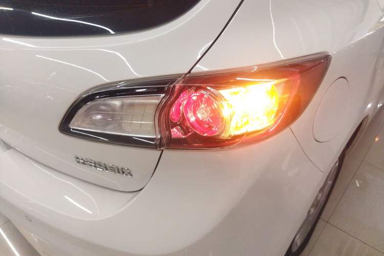 Used Mazda 3 2015 Hatchback 1.6L Automatic Elite Model Exterior 6