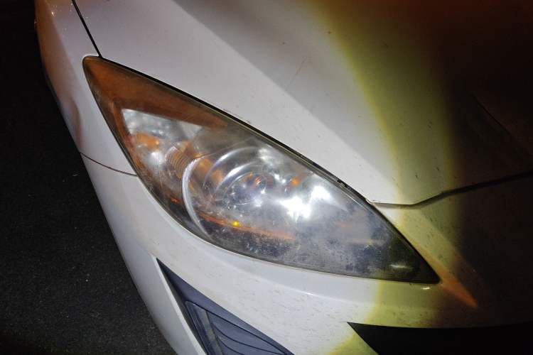 Used Mazda 3 2015 Sedan 1.6L Automatic Comfort Model Exterior 6