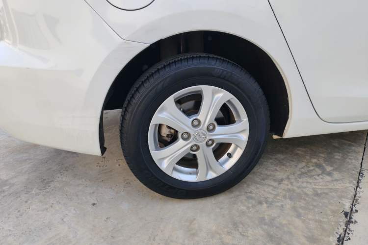 Used Mazda 3 2015 Sedan 1.6L Automatic Comfort Model Exterior 8