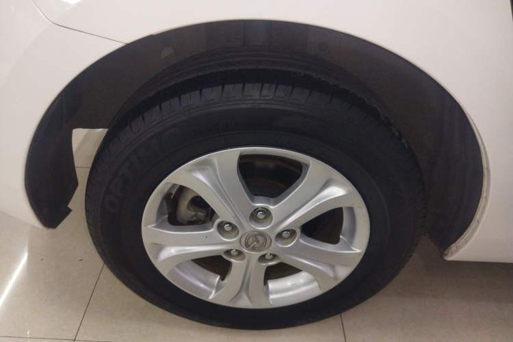 Used Mazda 3 2015 Hatchback 1.6L Automatic Elite Model Exterior 8