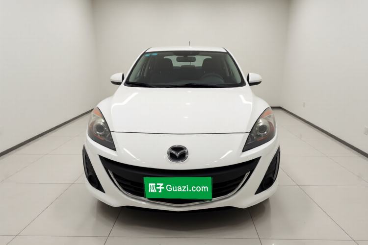 Used Mazda 3 2015 Hatchback 1.6L Manual Comfort Edition Front