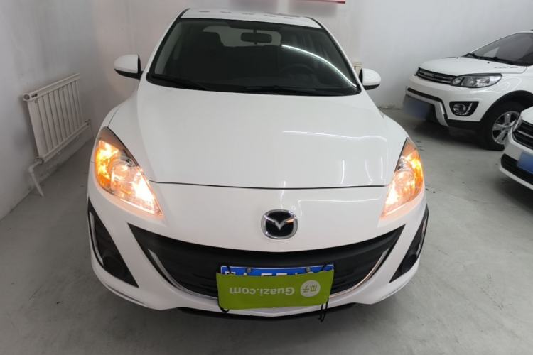 Used Mazda 3 2015 Hatchback 1.6L Manual Comfort Edition Front
