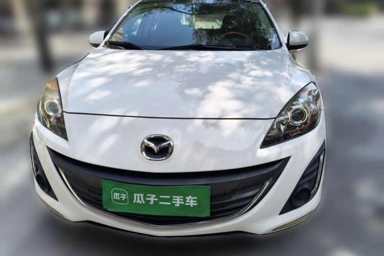 Used Mazda 3 2015 Hatchback 1.6L Manual Comfort Edition Front