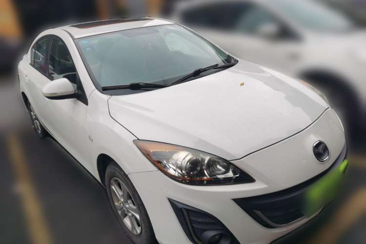 Used Mazda 3 2015 Sedan 1.6L Automatic Elite Model Front Right 45 Deg