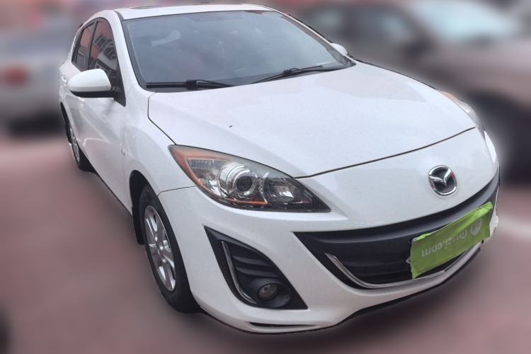 Used Mazda 3 2015 Hatchback 1.6L Automatic Elite Model Front Right 45 Deg