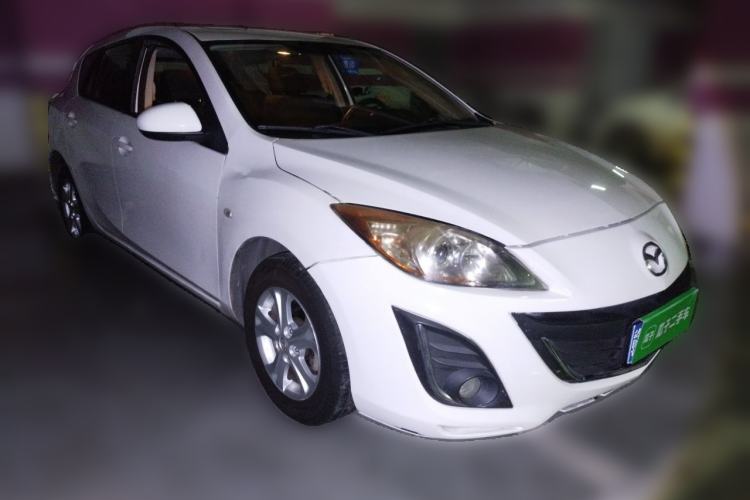 Used Mazda 3 2015 Hatchback 1.6L Automatic Elite Model Front Right 45 Deg