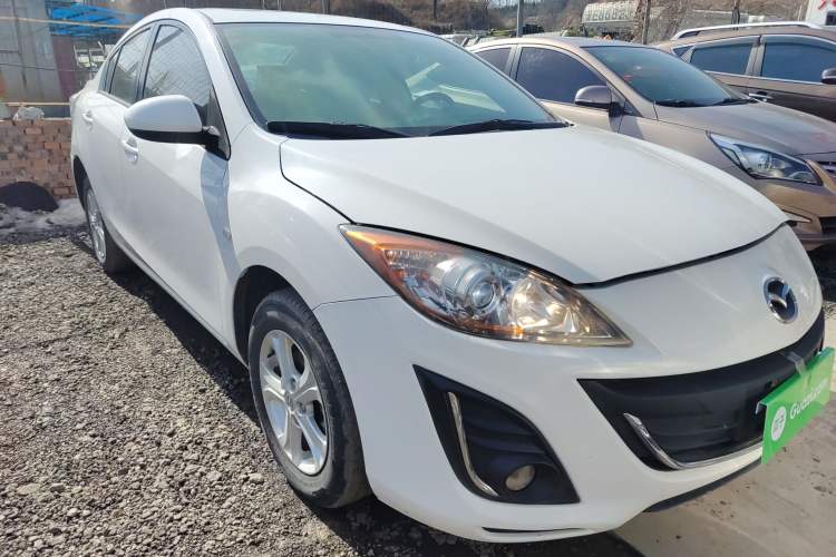 Used Mazda 3 2015 Sedan 1.6L Automatic Elite Model Front Right 45 Deg