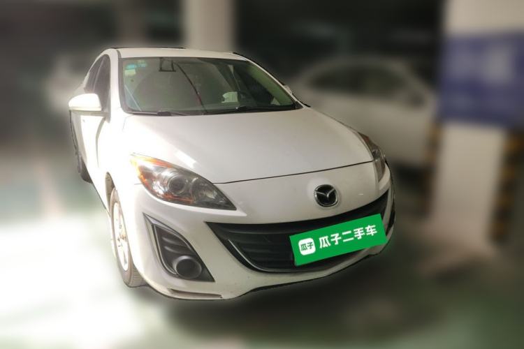 Used Mazda 3 2015 Sedan 1.6L Automatic Comfort Model Front Right 45 Deg