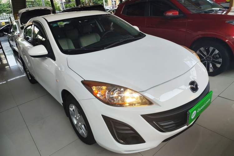 Used Mazda 3 2015 Sedan 1.6L Automatic Comfort Model Front Right 45 Deg