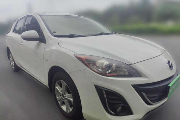 Used Mazda 3 2015 Hatchback 1.6L Automatic Elite Model Front Right 45 Deg