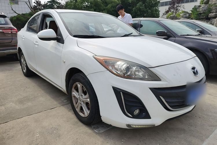 Used Mazda 3 2015 Sedan 1.6L Automatic Elite Model Front Right 45 Deg