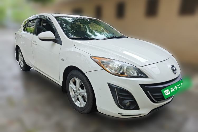 Used Mazda 3 2015 Hatchback 1.6L Automatic Elite Model Front Right 45 Deg