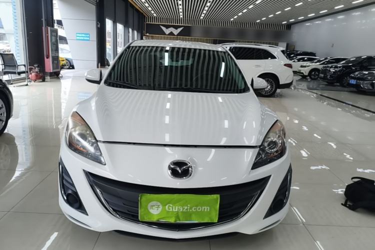 Used Mazda 3 2015 Hatchback 1.6L Manual Comfort Edition Front