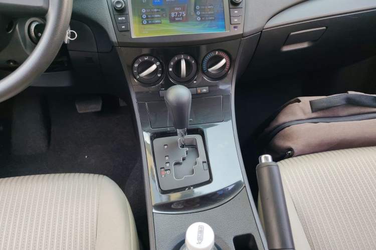 Used Mazda 3 2015 Sedan 1.6L Automatic Comfort Model Gear Lever
