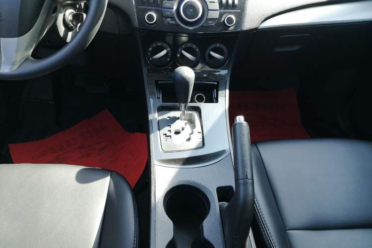 Used Mazda 3 2015 Sedan 1.6L Automatic Elite Model Gear Lever