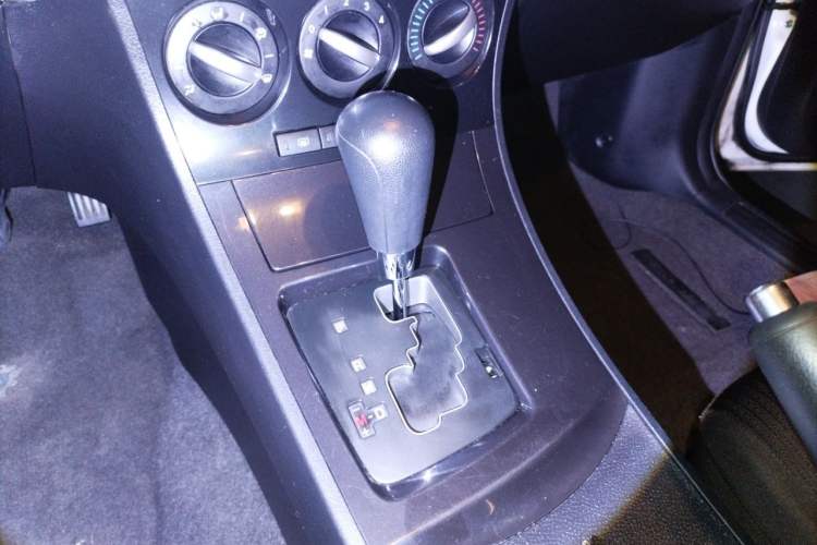 Used Mazda 3 2015 Hatchback 1.6L Automatic Elite Model Gear Lever