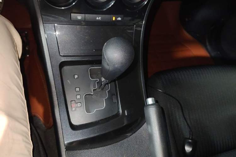 Used Mazda 3 2015 Sedan 1.6L Automatic Elite Model Gear Lever