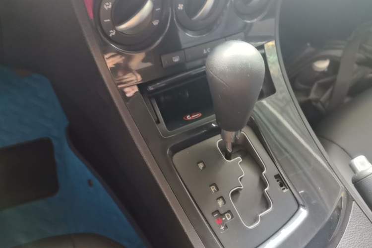 Used Mazda 3 2015 Sedan 1.6L Automatic Comfort Model Gear Lever