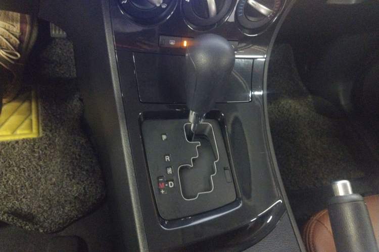 Used Mazda 3 2015 Hatchback 1.6L Automatic Elite Model Gear Lever