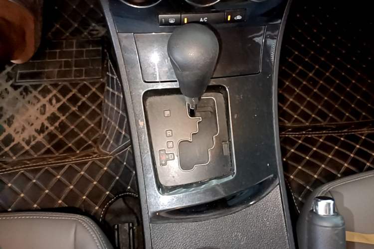 Used Mazda 3 2015 Sedan 1.6L Automatic Elite Model Gear Lever