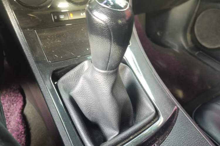 Used Mazda 3 2015 Sedan 1.6L Manual Elite Model Gear Lever