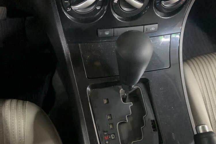 Used Mazda 3 2015 Sedan 1.6L Automatic Comfort Model Gear Lever