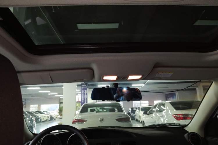 Used Mazda 3 2015 Sedan 1.6L Automatic Elite Model Headliner