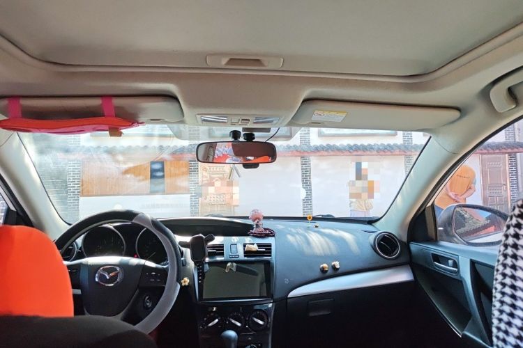Used Mazda 3 2015 Sedan 1.6L Automatic Elite Model Headliner
