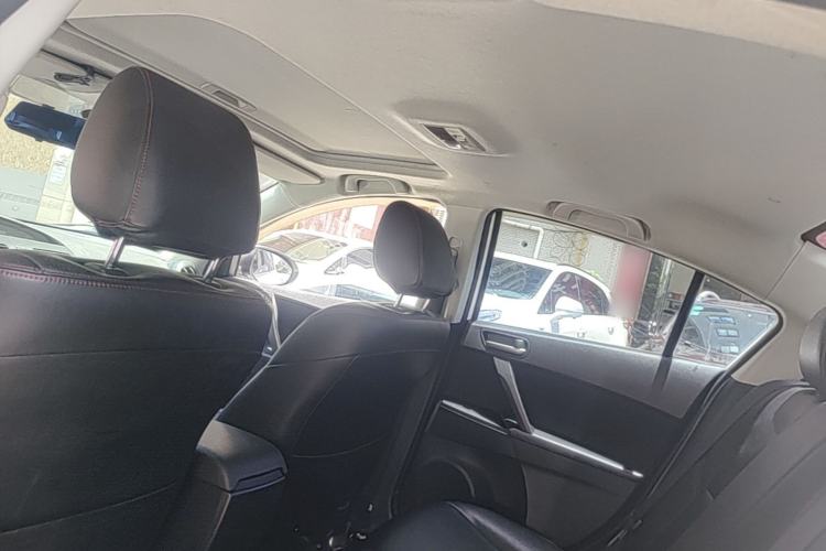 Used Mazda 3 2015 Sedan 1.6L Automatic Elite Model Headliner