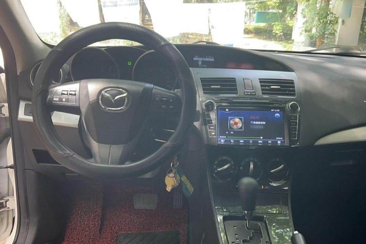Used Mazda 3 2015 Sedan 1.6L Automatic Elite Model Interior 1