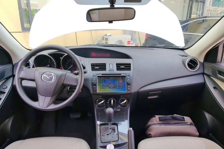 Used Mazda 3 2015 Sedan 1.6L Automatic Comfort Model Interior 2