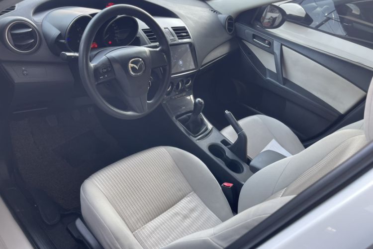 Used Mazda 3 2015 Sedan 1.6L Manual Comfort Model Interior 2