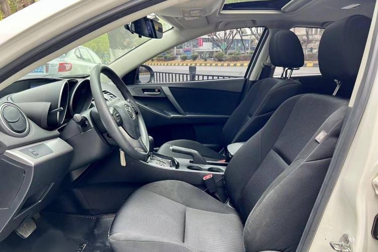 Used Mazda 3 2015 Hatchback 1.6L Automatic Elite Model Interior 2