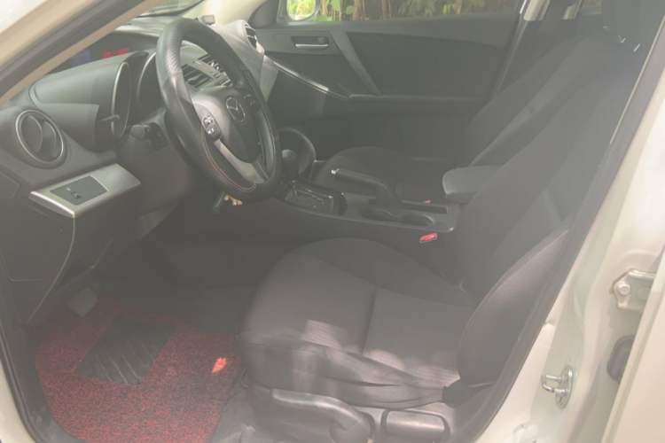 Used Mazda 3 2015 Sedan 1.6L Automatic Elite Model Interior 2