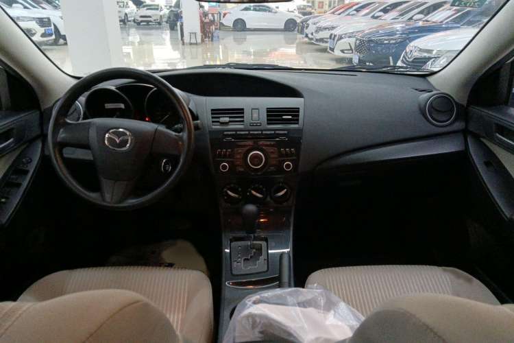 Used Mazda 3 2015 Sedan 1.6L Automatic Comfort Model Interior 3
