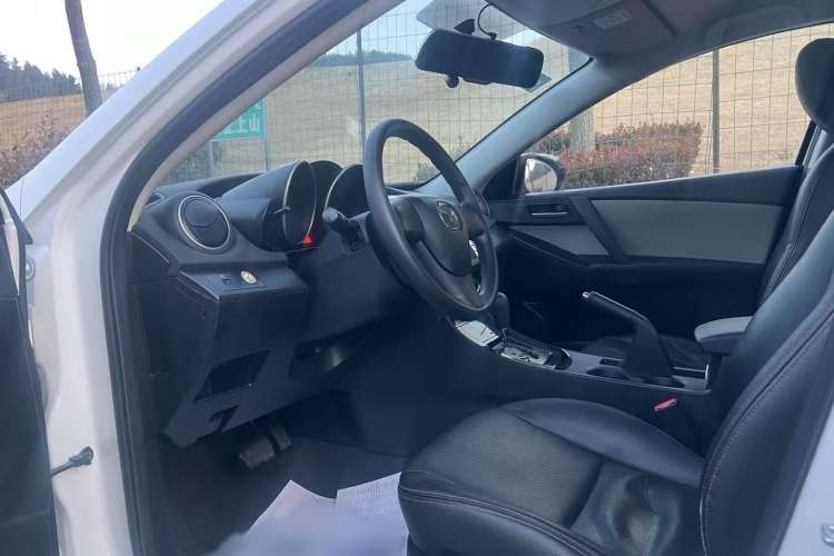 Used Mazda 3 2015 Sedan 1.6L Automatic Comfort Model Interior 3