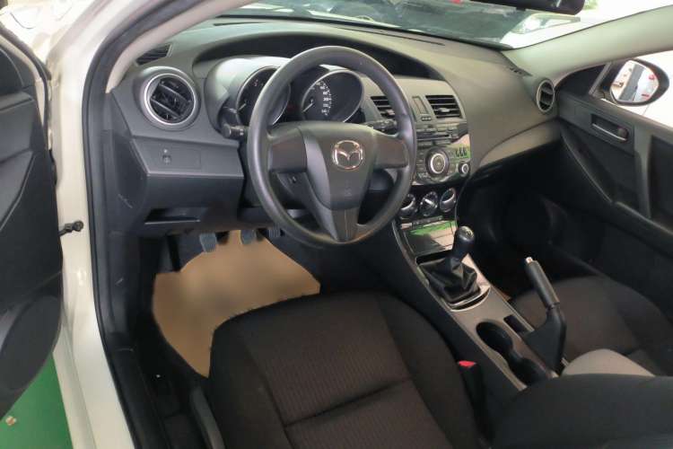 Used Mazda 3 2015 Hatchback 1.6L Manual Comfort Edition Interior 3