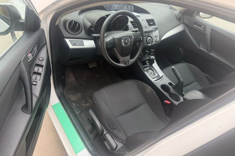 Used Mazda 3 2015 Hatchback 1.6L Automatic Elite Model Interior 3