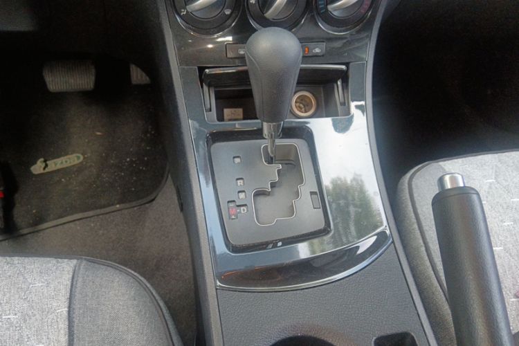 Used Mazda 3 2015 Sedan 1.6L Automatic Comfort Model Interior 4