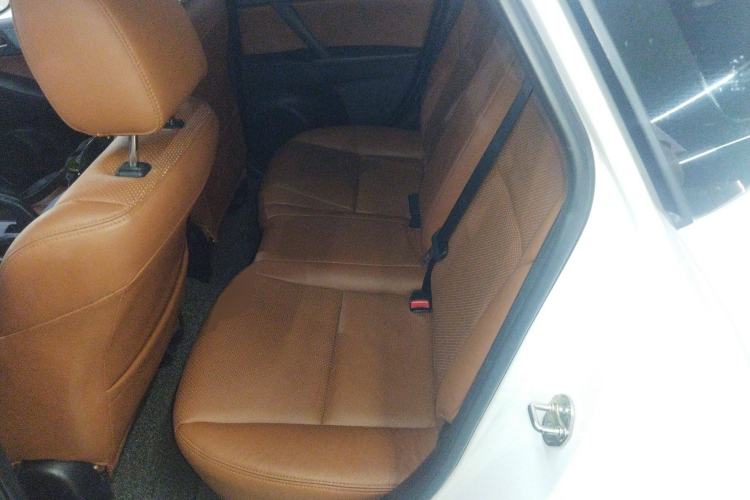 Used Mazda 3 2015 Hatchback 1.6L Automatic Elite Model Interior 4